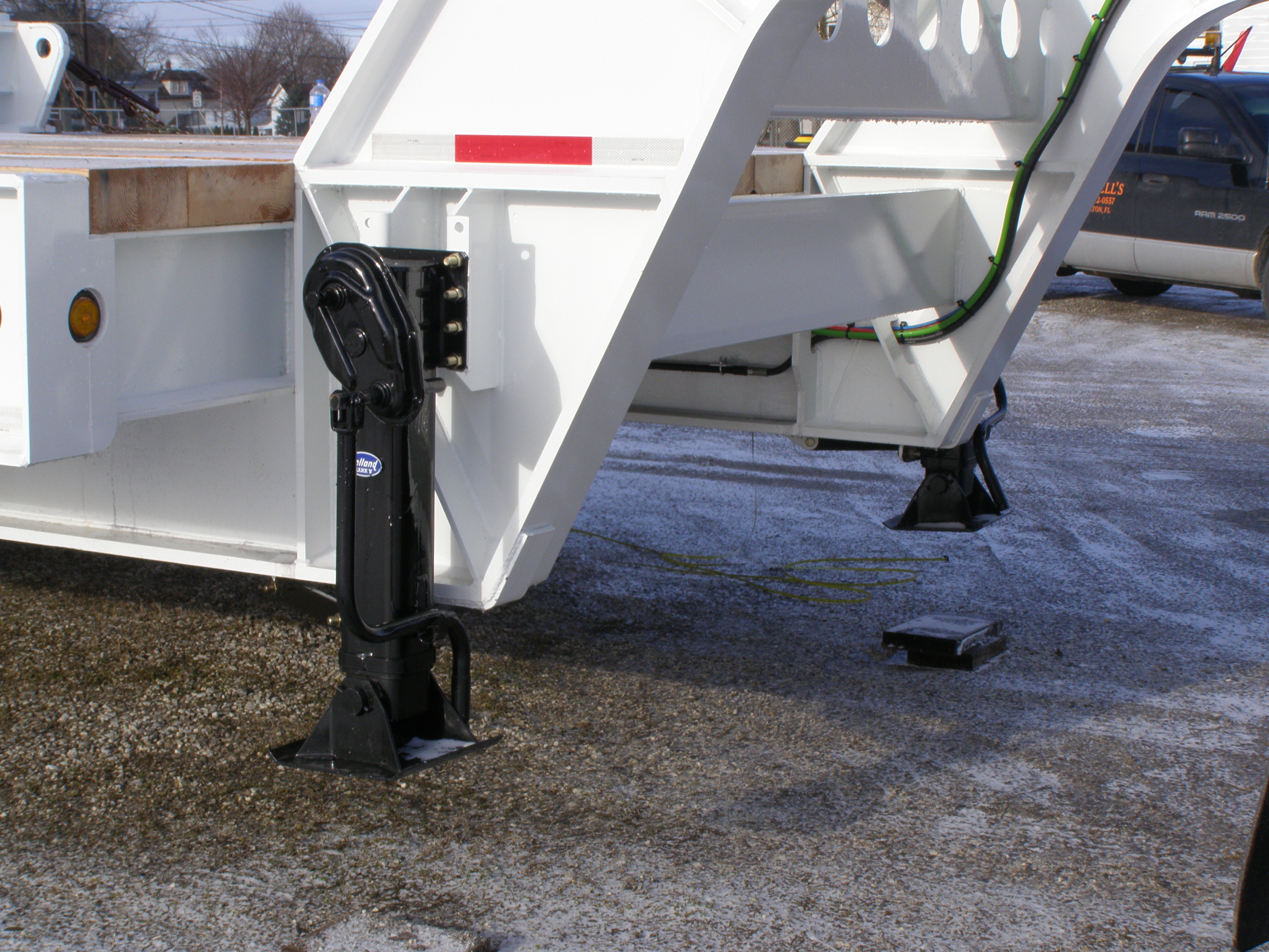 121ton FG121L1038X Fixed Gooseneck Trailer, Rear Loading Fixed