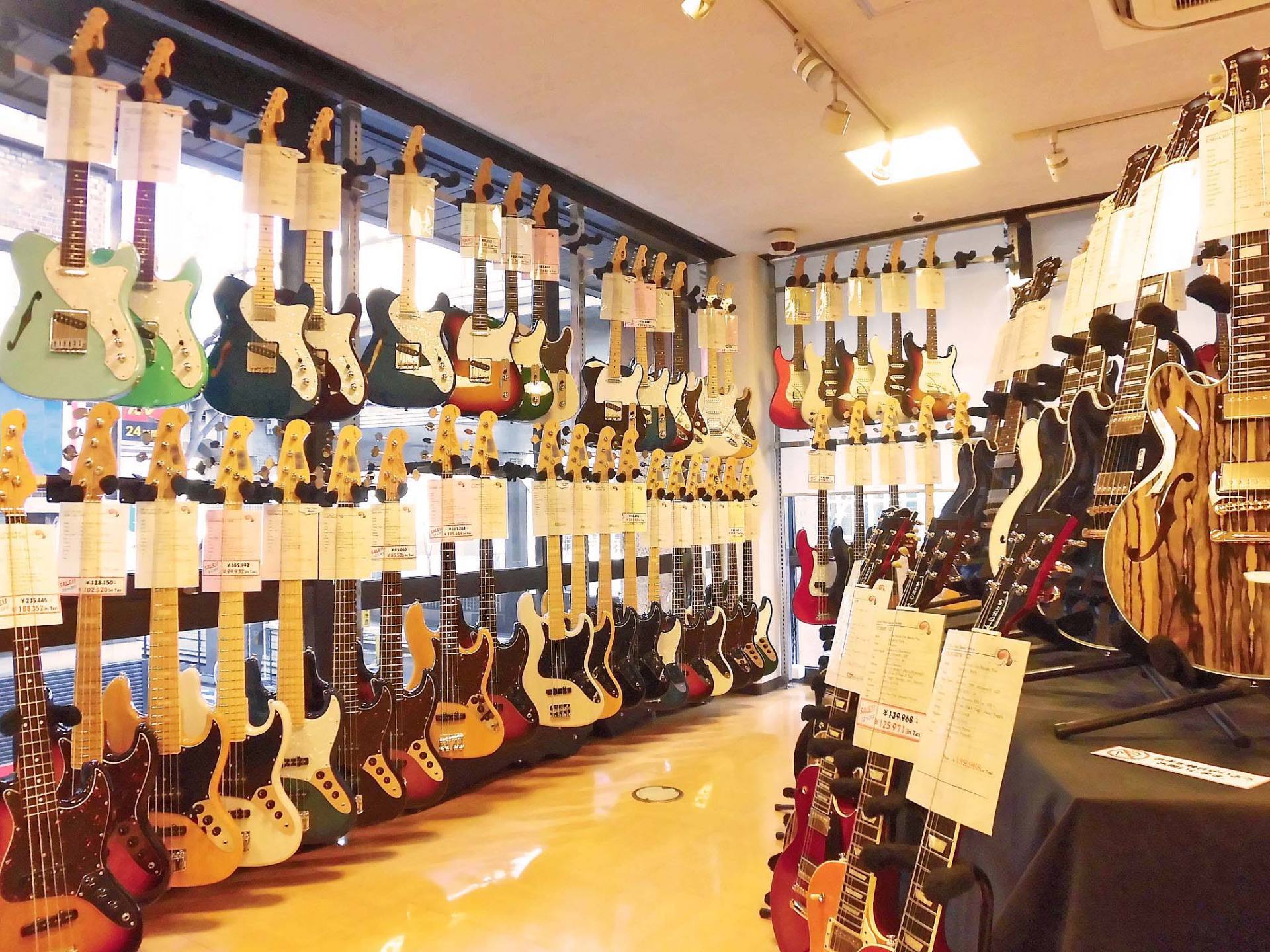 楽器店 (ギターショップ) ロケサポ