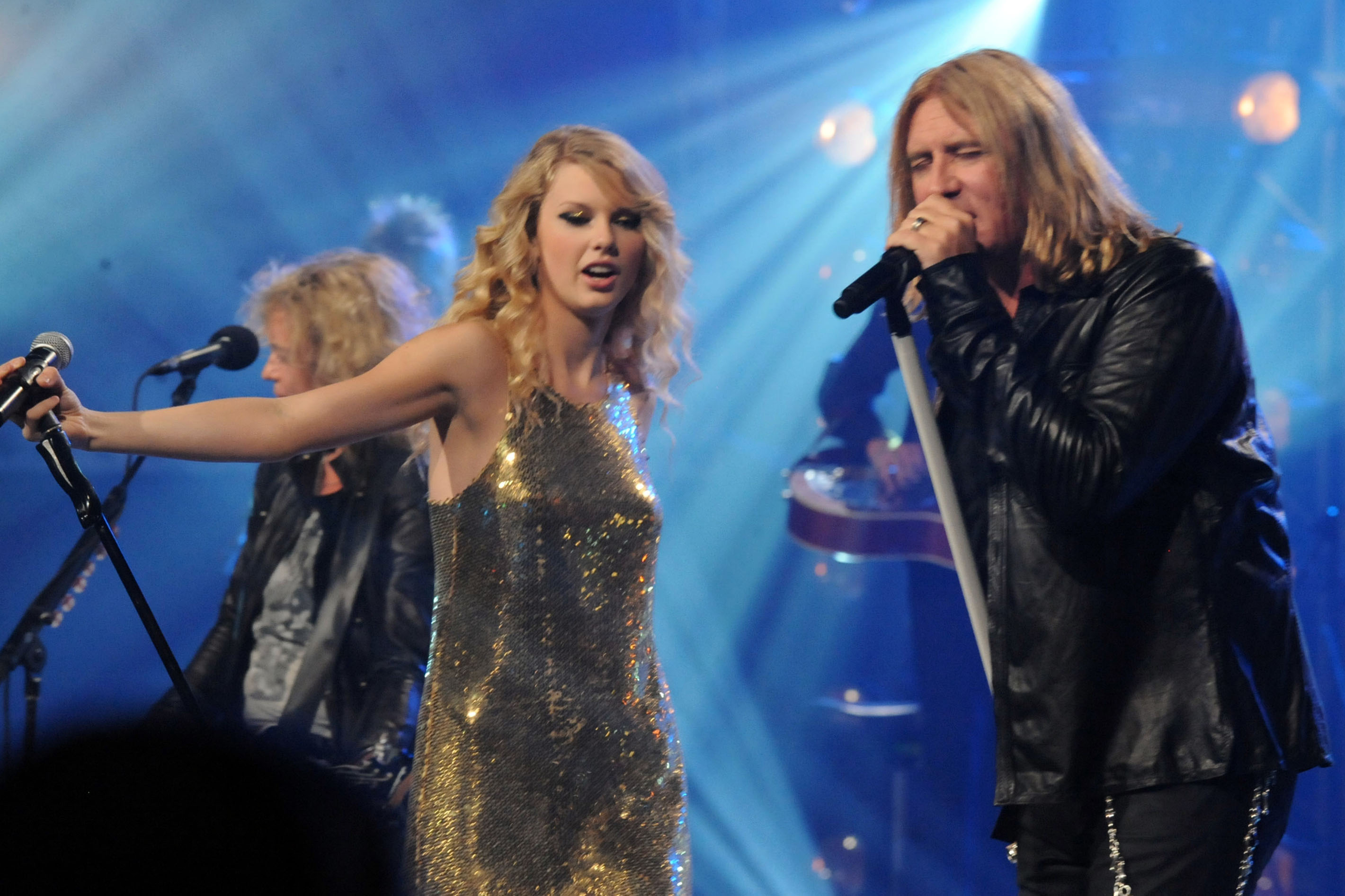 Def Leppard's Joe Elliott Looks Back on Jamming With Taylor Swift