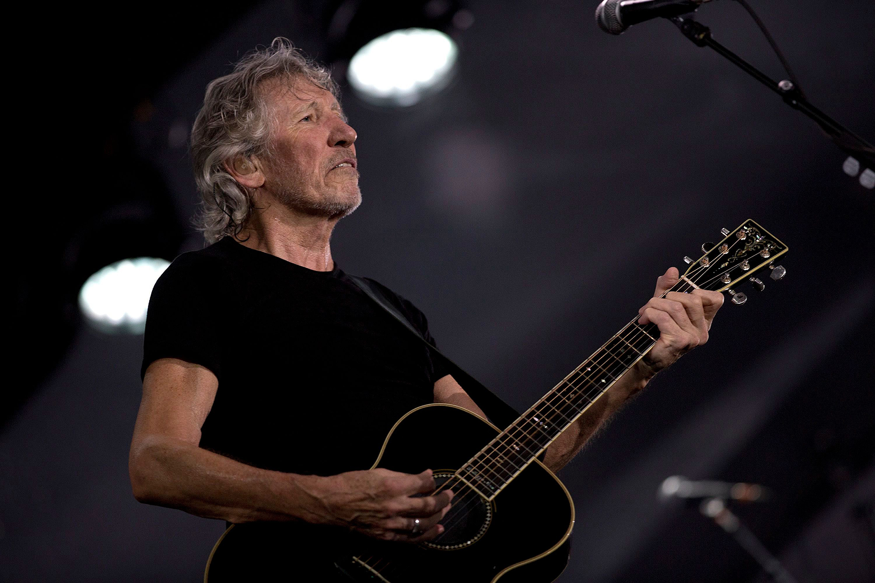Roger Waters Postpones This Is Not A Drill Tour Due To The Coronavirus