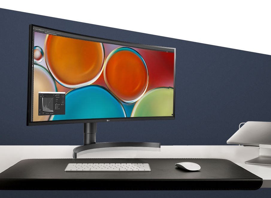 Curved vs. Flat Monitors Which One Is Better For Work, Gaming, Video