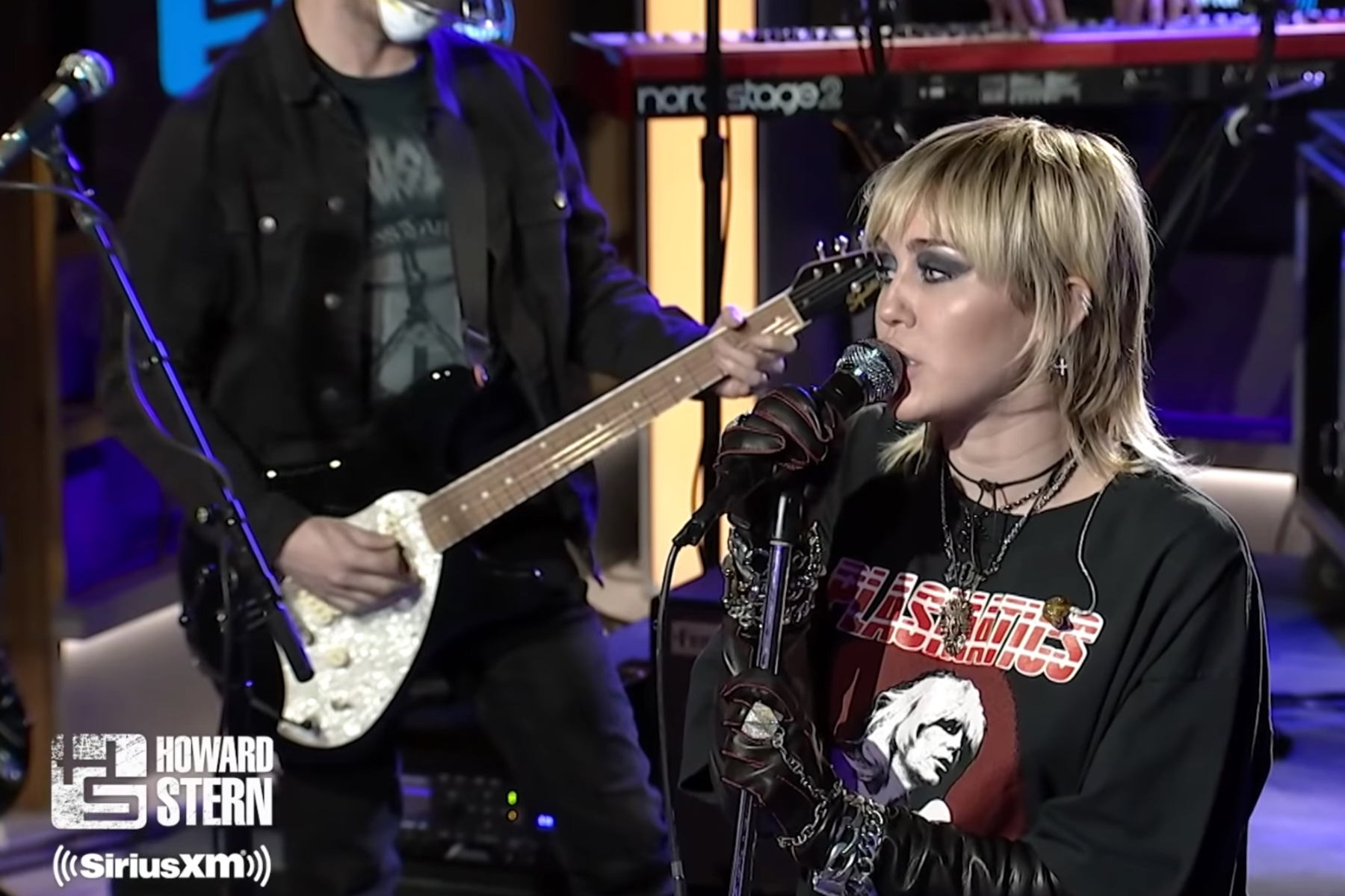 Miley Cyrus Covers Hole Classic 'Doll Parts' on 'Howard Stern Watch