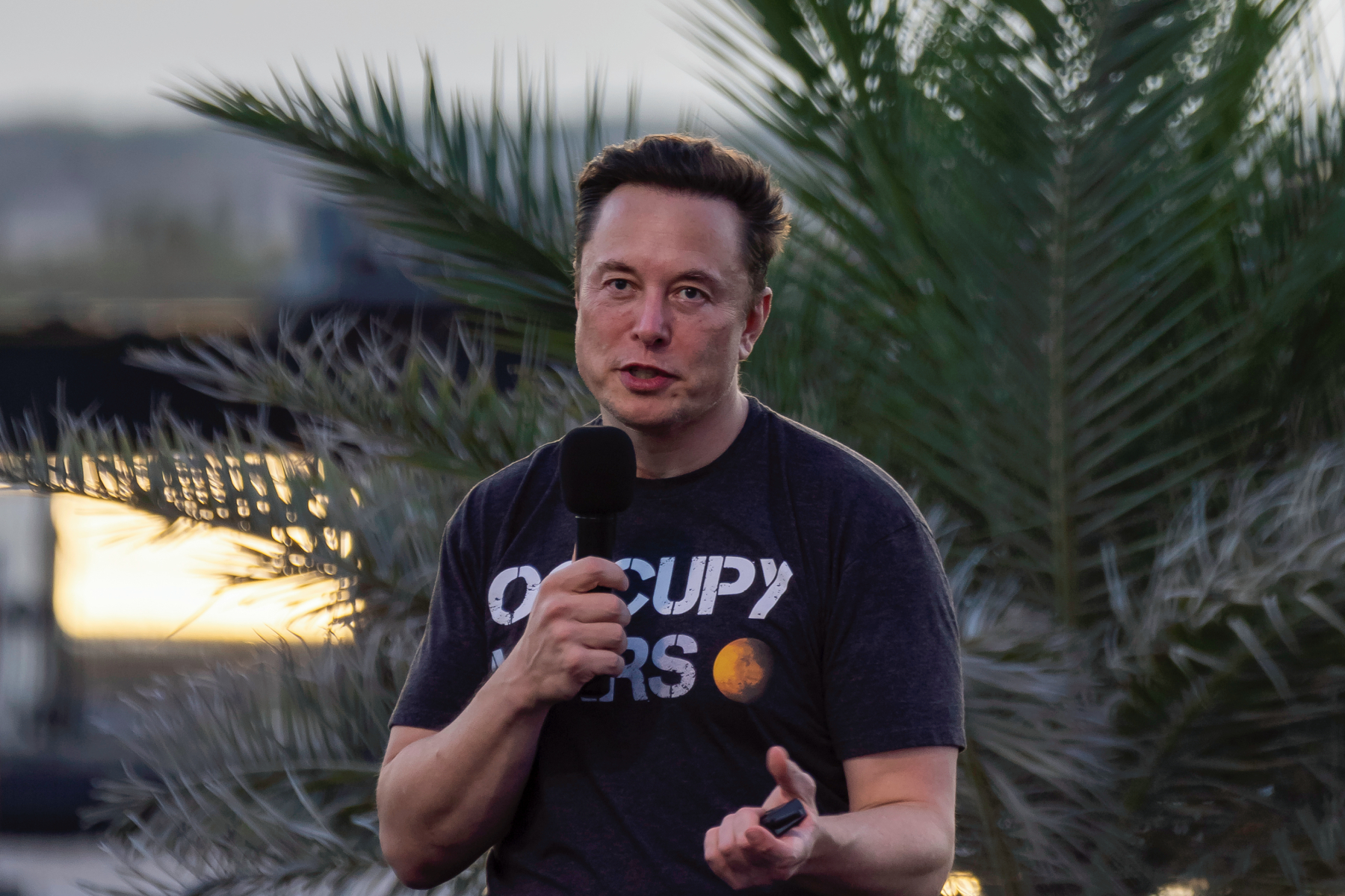 what does elon musk make per hour - Ilustrasi 2