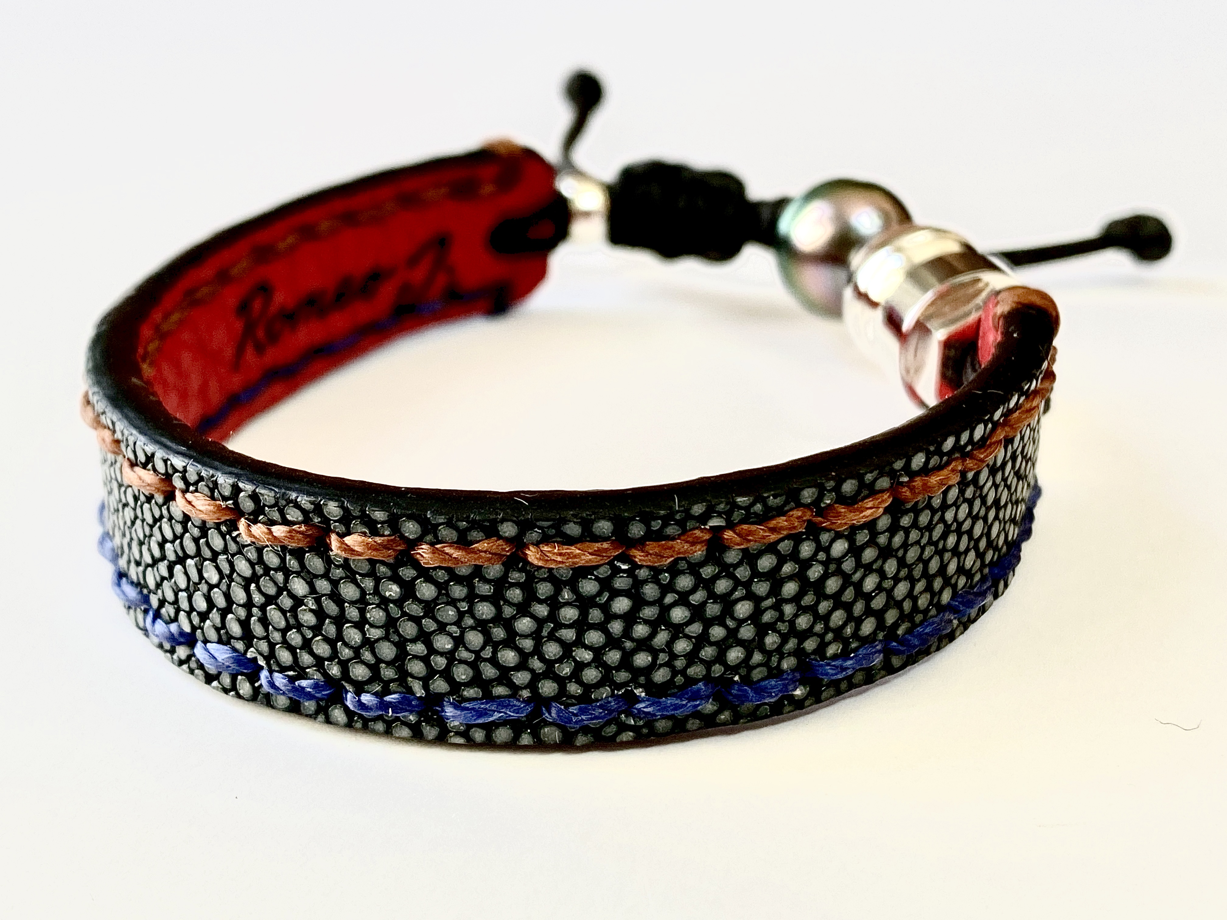 Bracelet Stitches en peau de raie Romeo J.
