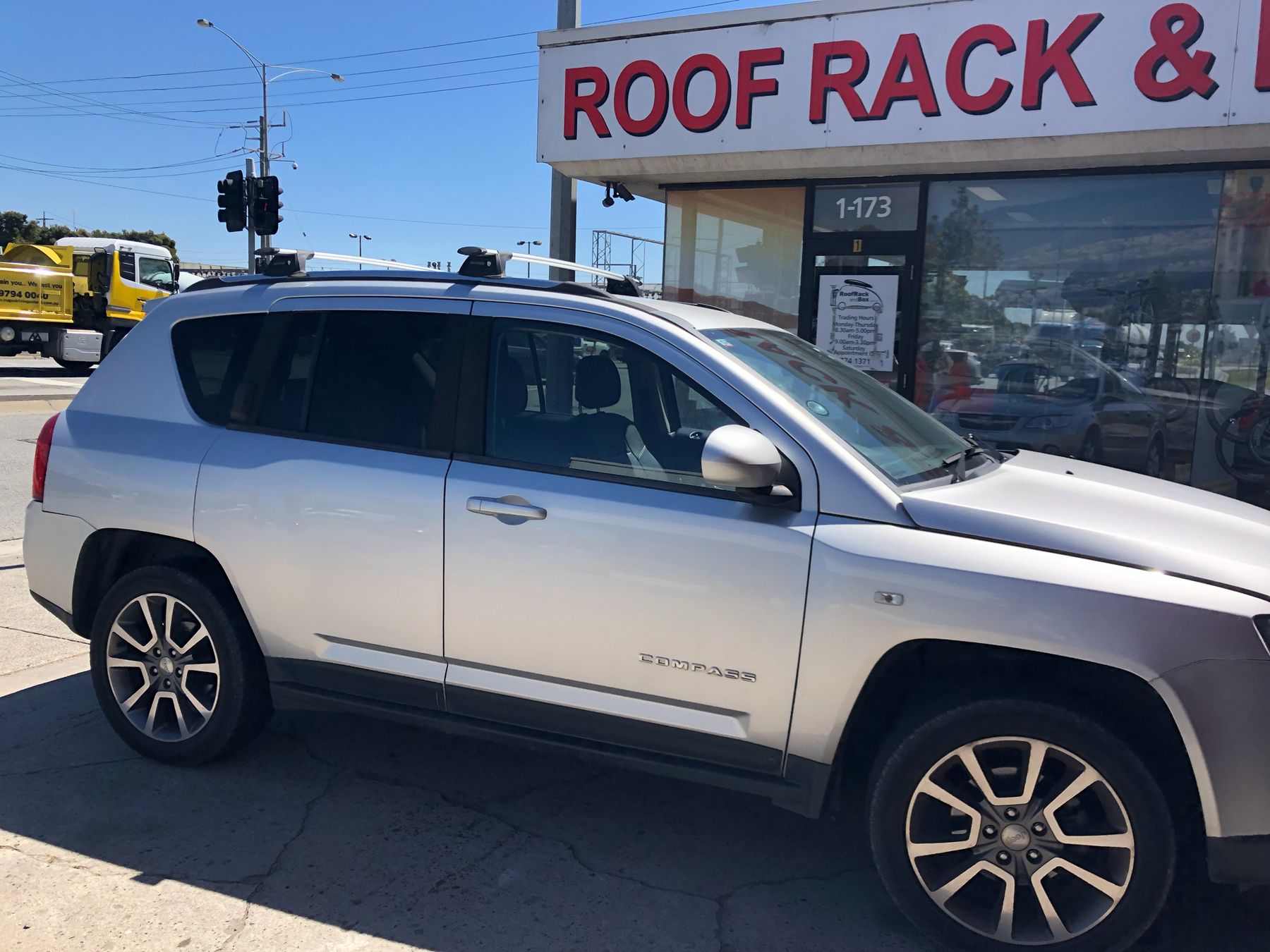 JEEP Compass fit Roof Rack and Side Awning > Roof Rack and Box