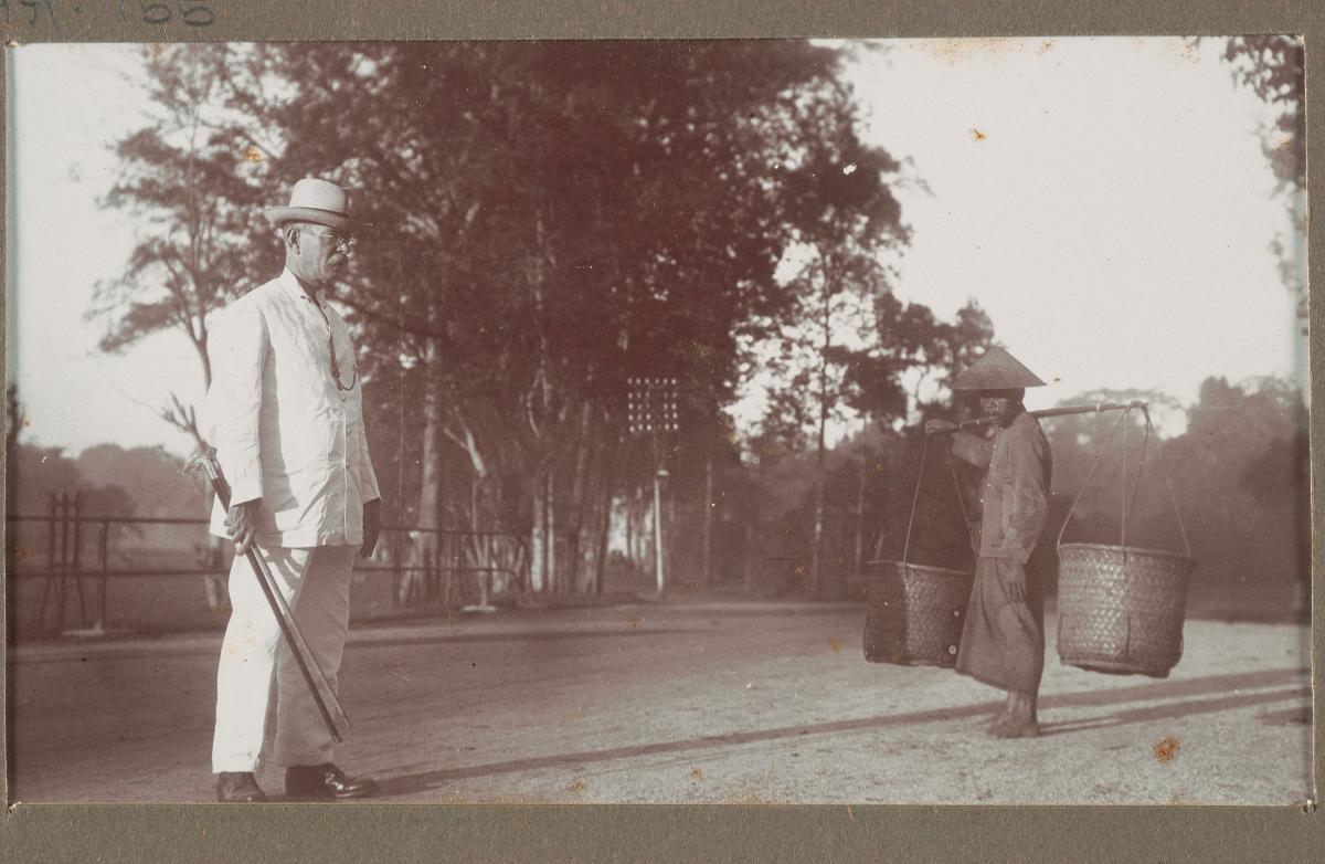 Painting of food rationing during the Japanese Occupation