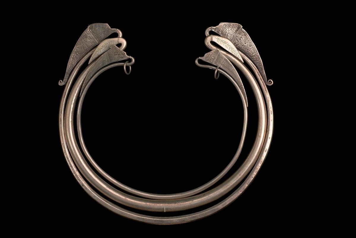 Set of neck rings
