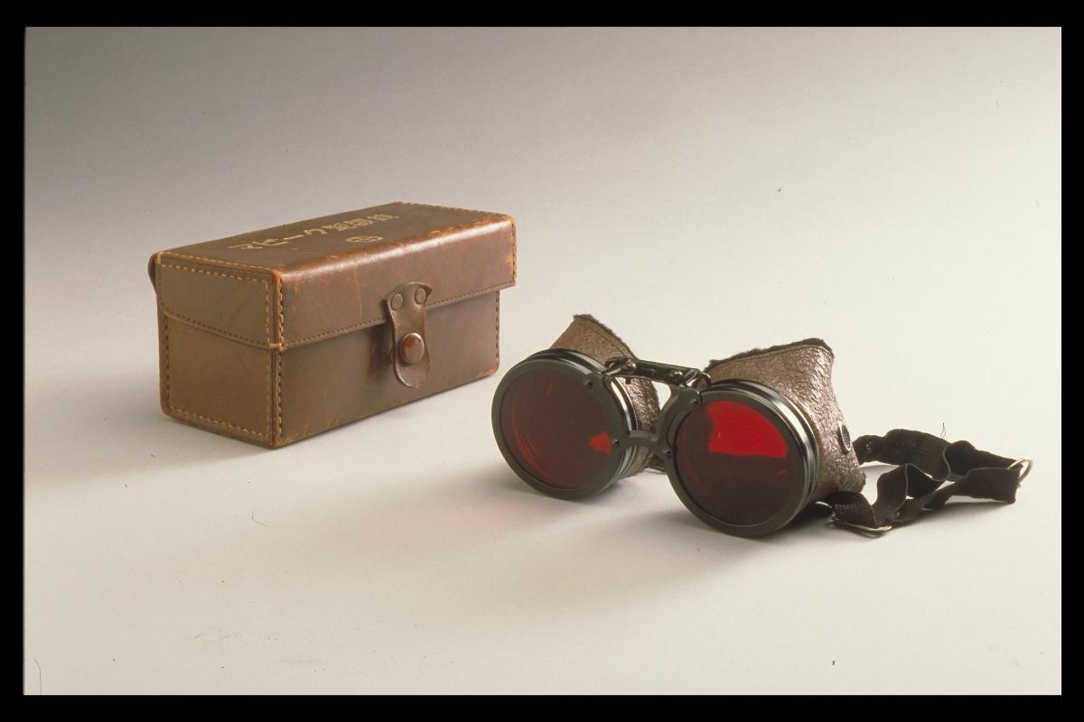 Japanese army goggles and goggles box