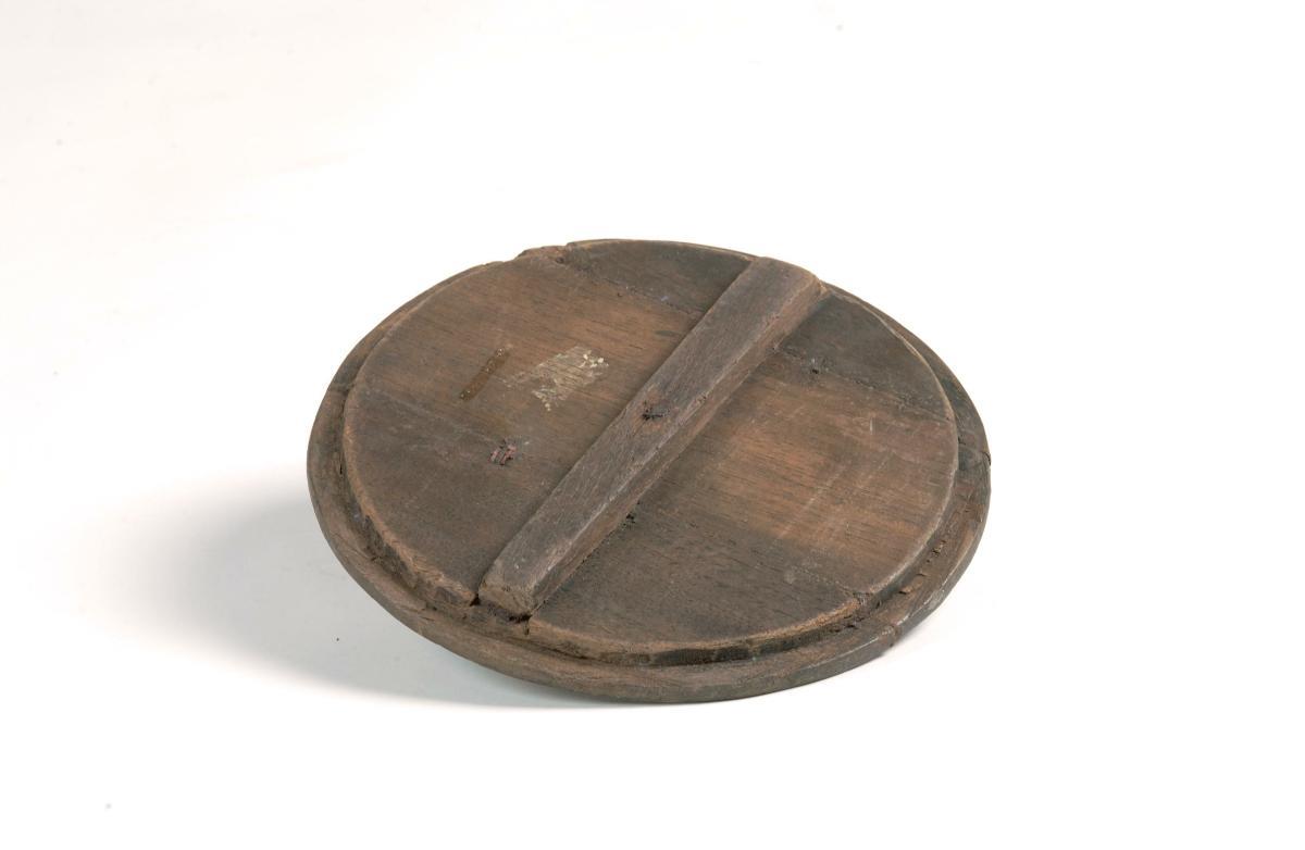 Wooden barrel lid cover