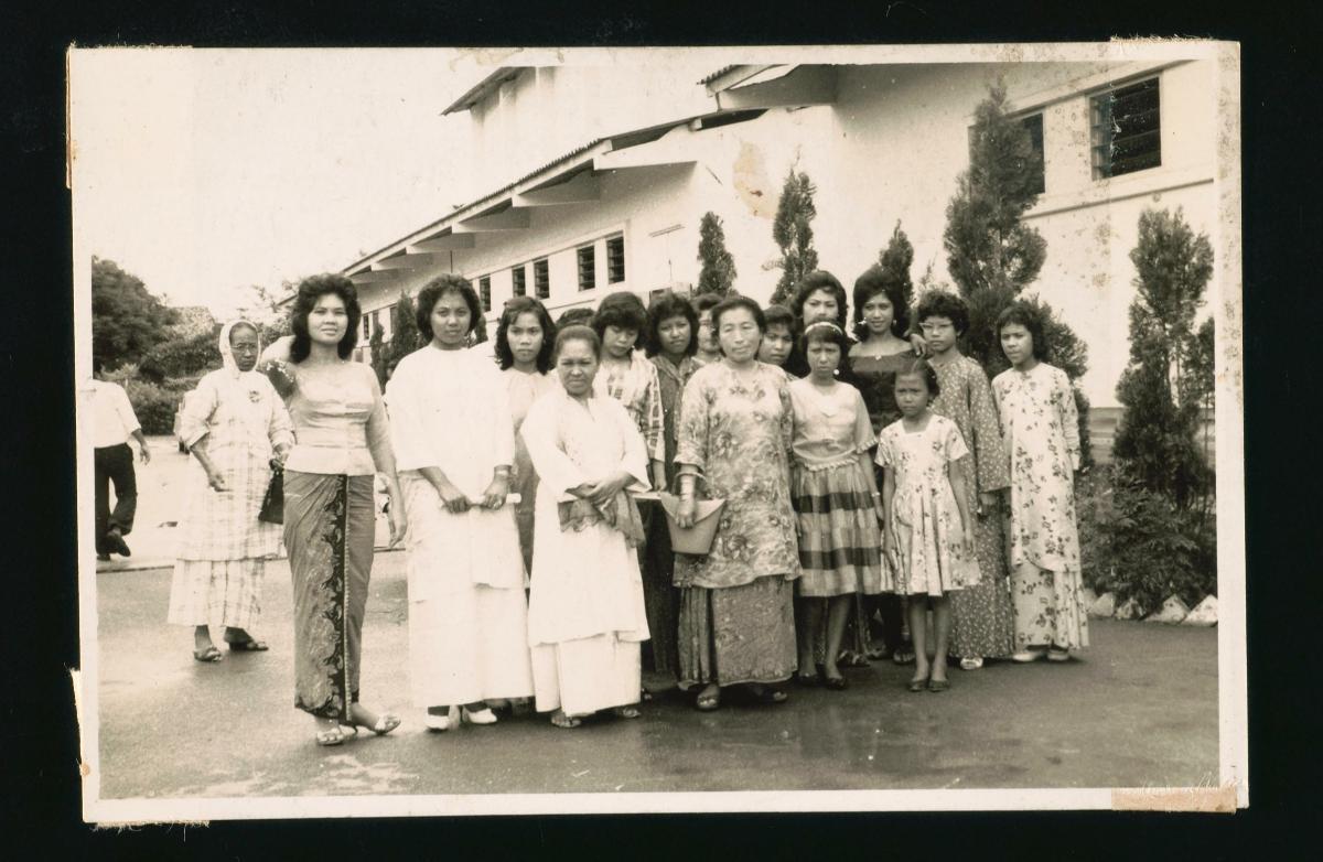 Photograph of visitors at Cathay-Keris studio