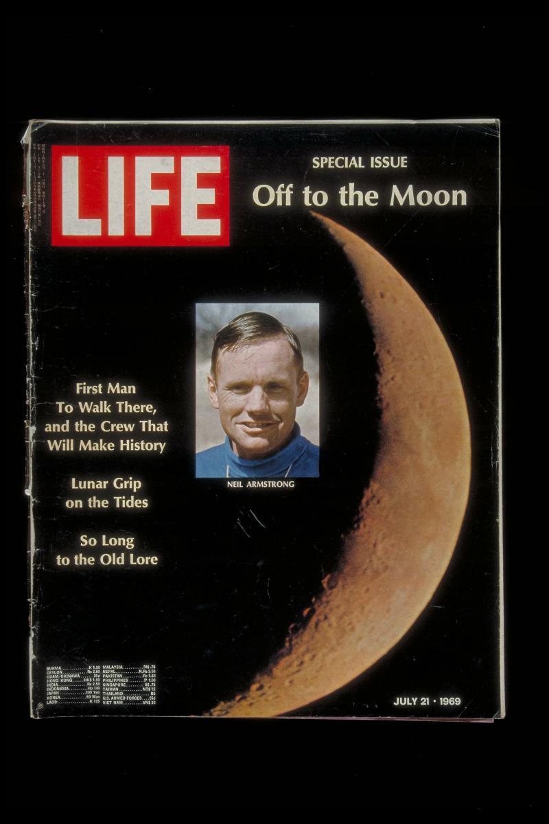 LIFE magazine Off to the Moon