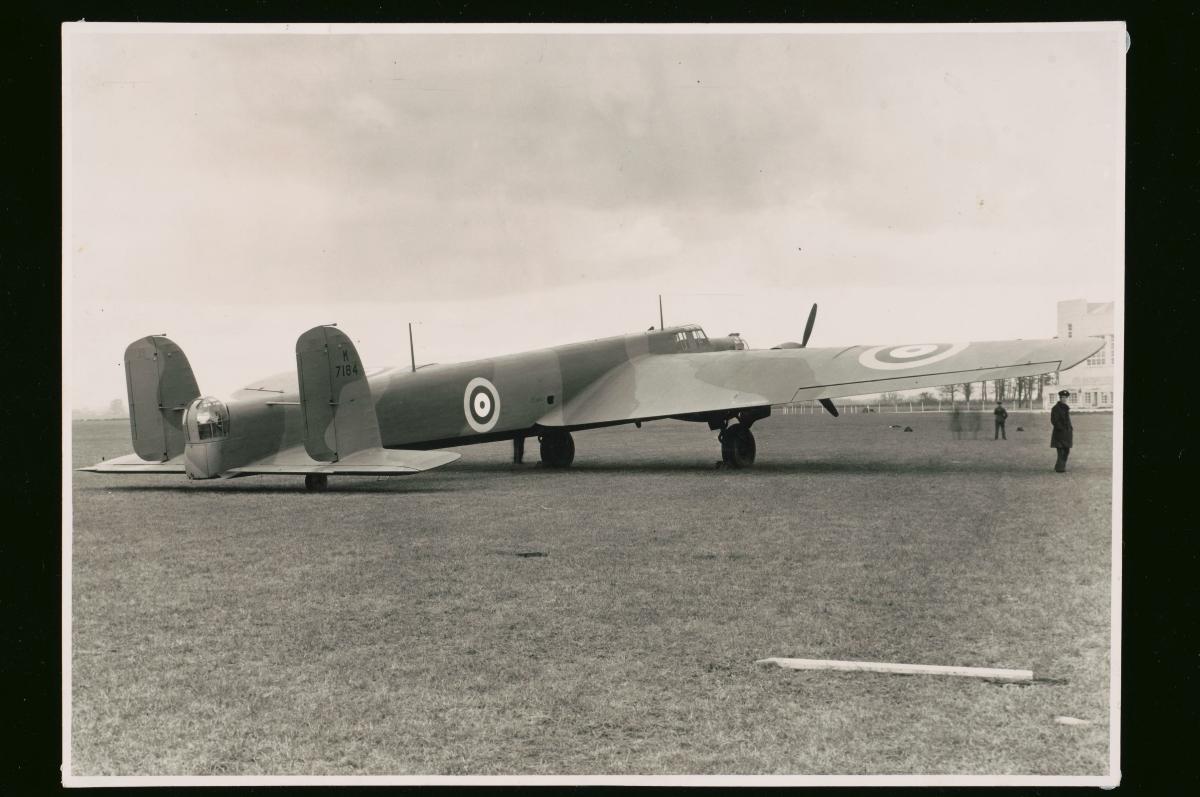 An RAF Armstrong Whitworth Whitley AW 38 bombertransporter plane