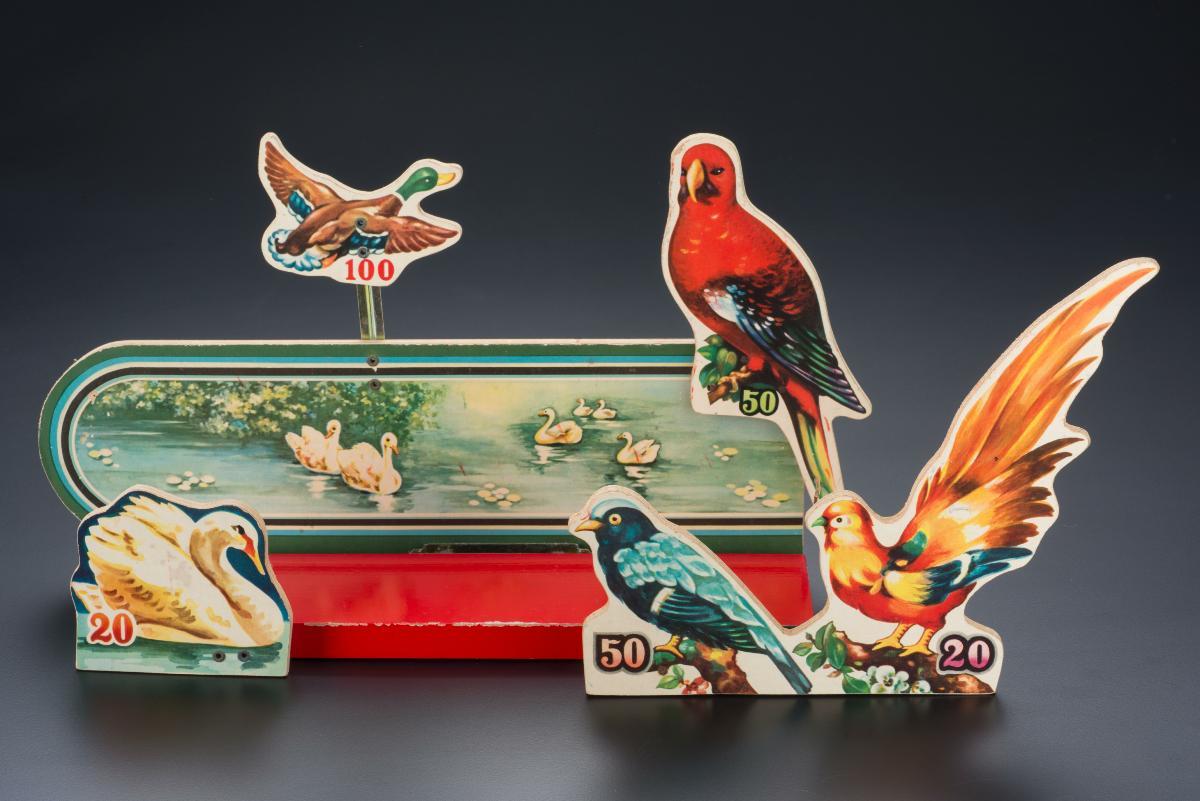 Hoop throwing game for children