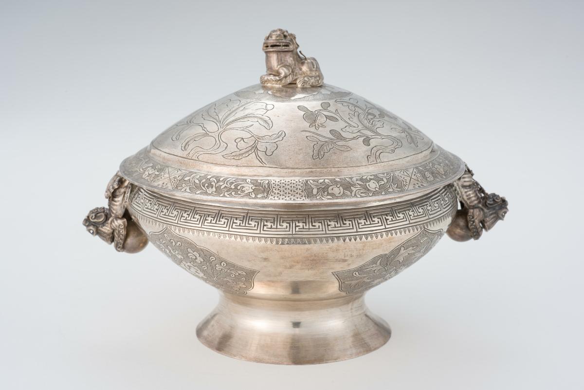 Covered tureen