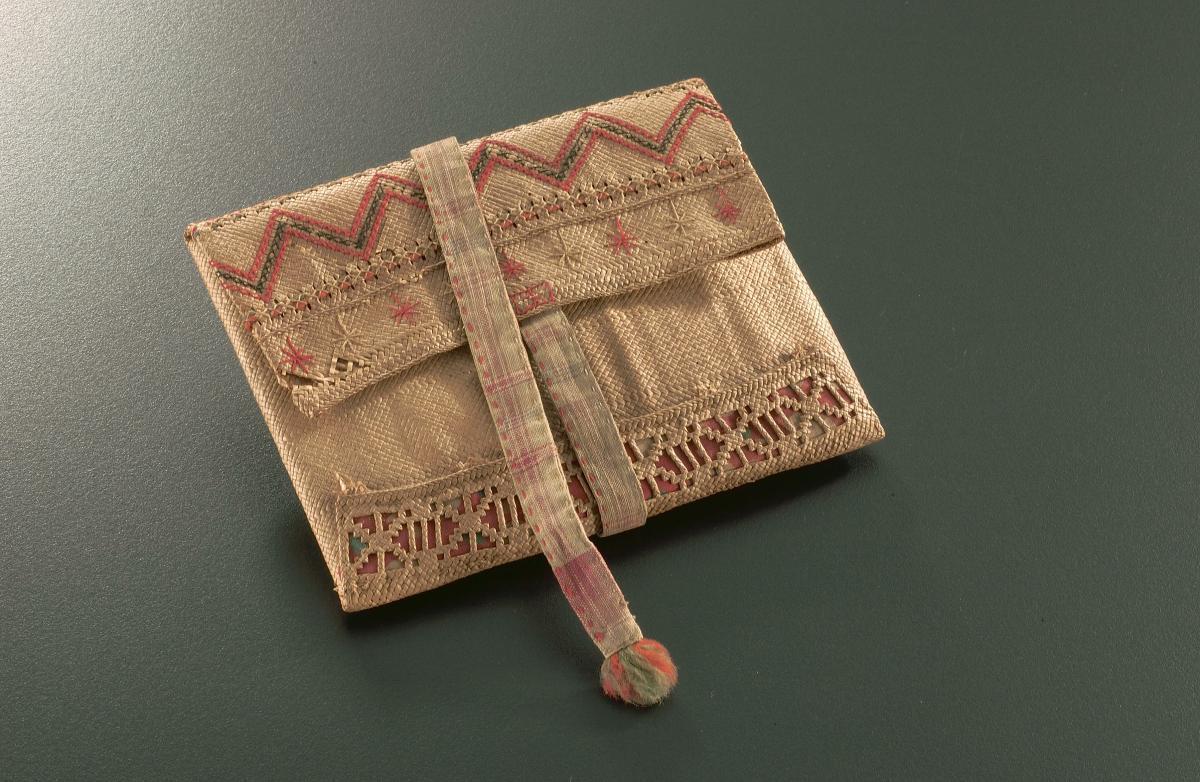 Tobacco pouch