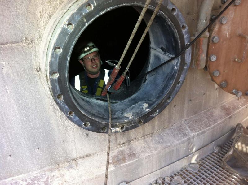 Cleaning flue gas wash tower Rope Access Group BV