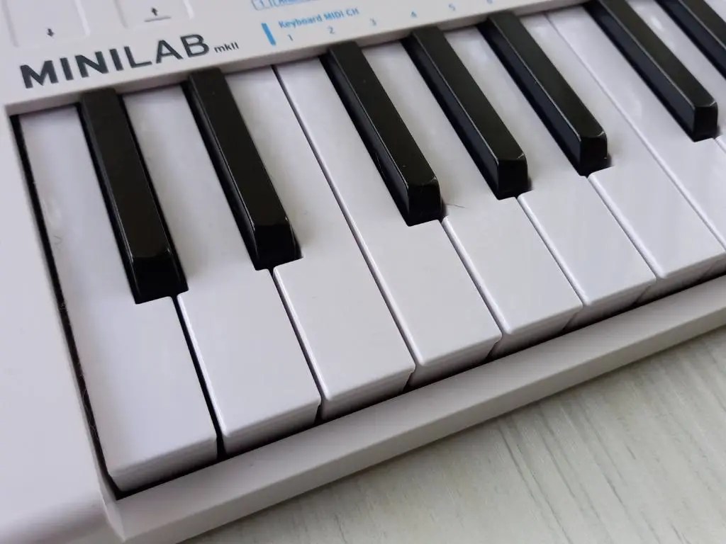 What is a MIDI Controller? (and Why You Need One!) roundtable audio