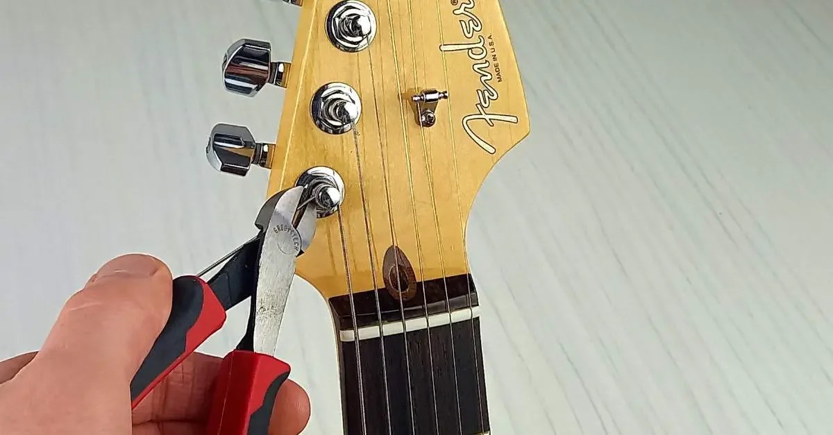 How to Restring an Electric Guitar Easy StepbyStep Guide