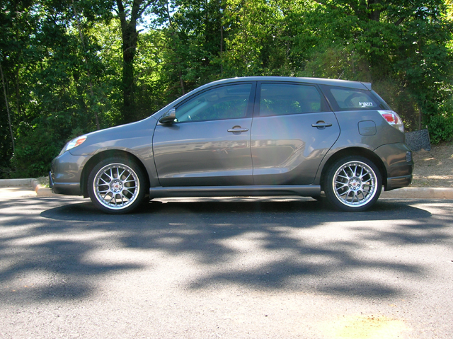 2004 Toyota matrix tire size