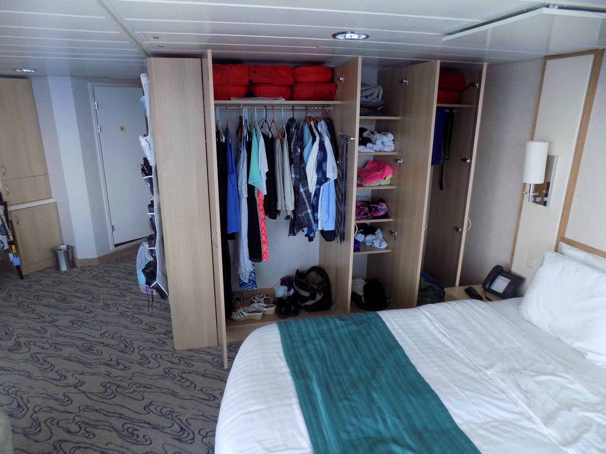 Photo tour of Family Panoramic Ocean View Stateroom on Royal Caribbean