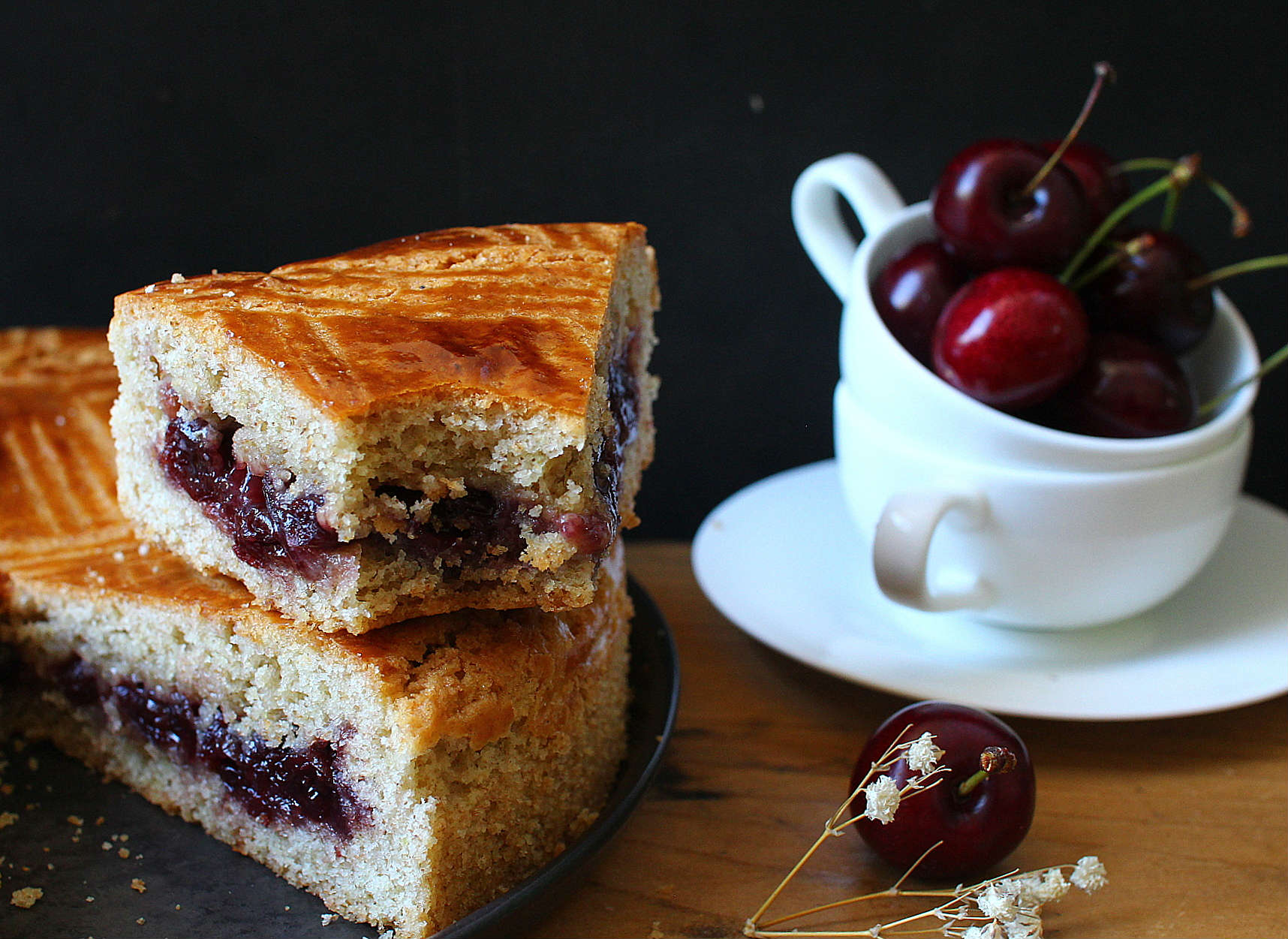 Gâteau basque à la confiture de cerises noires Royal Chill blog cuisine, voyage et photographie