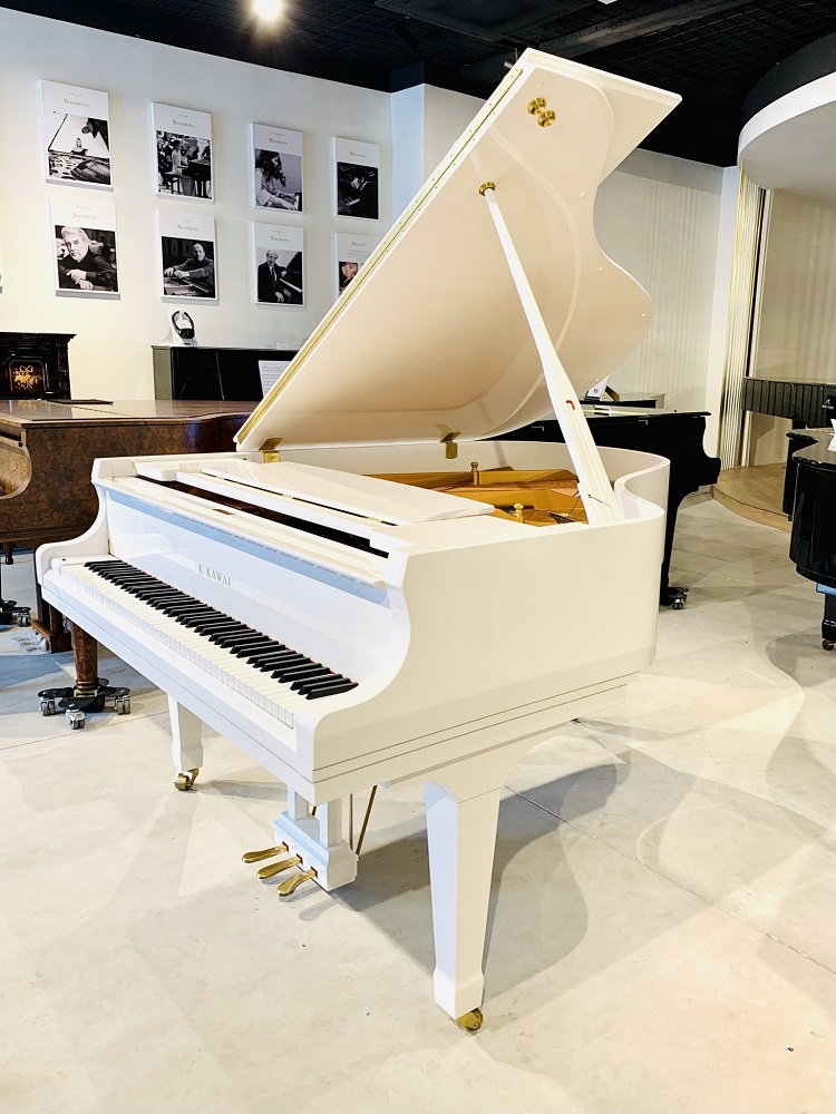 Kawai GX2 White (Ask for the availability) Royal Pianos