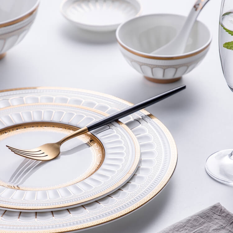 Can Bone China Go In The Microwave? Is Safe To Use Them?