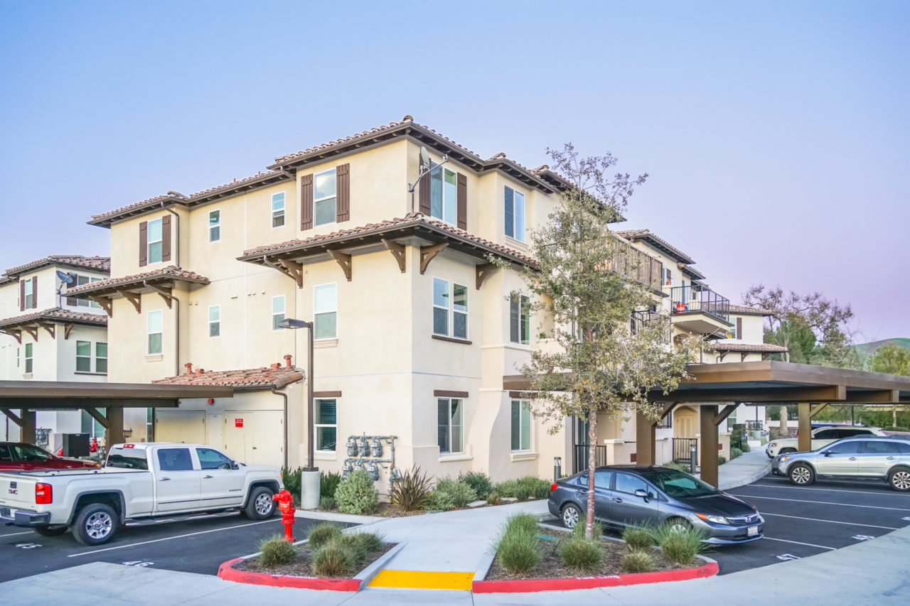 YOLO Apartments Thousand Oaks RRM