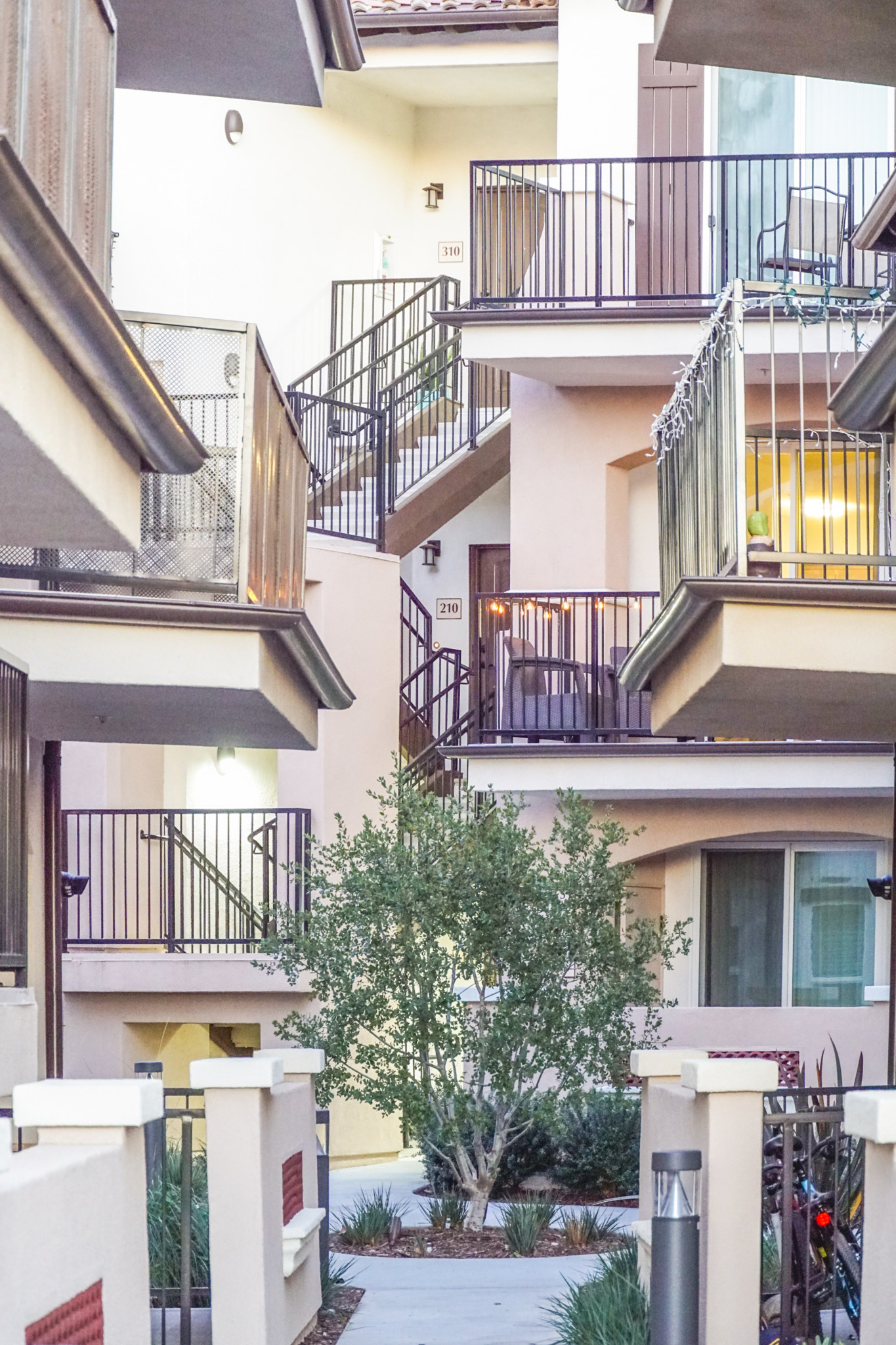 YOLO Apartments Thousand Oaks RRM