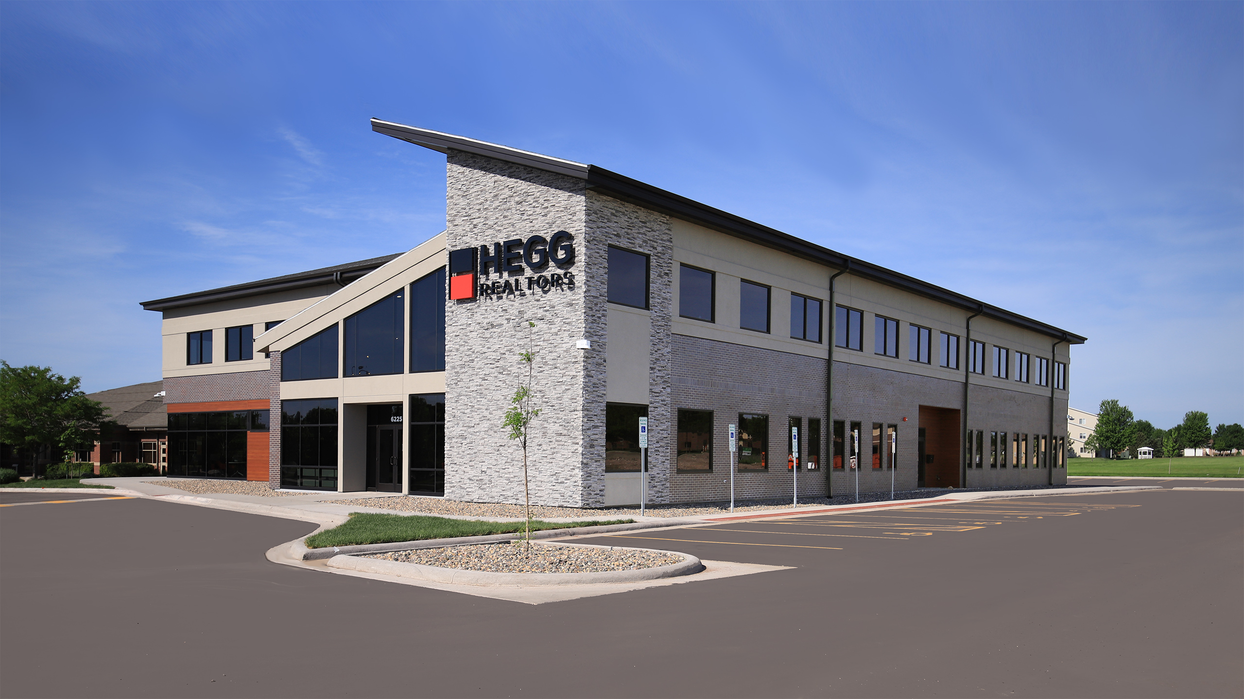 Hegg Realtors Office RSA Architecture & Design