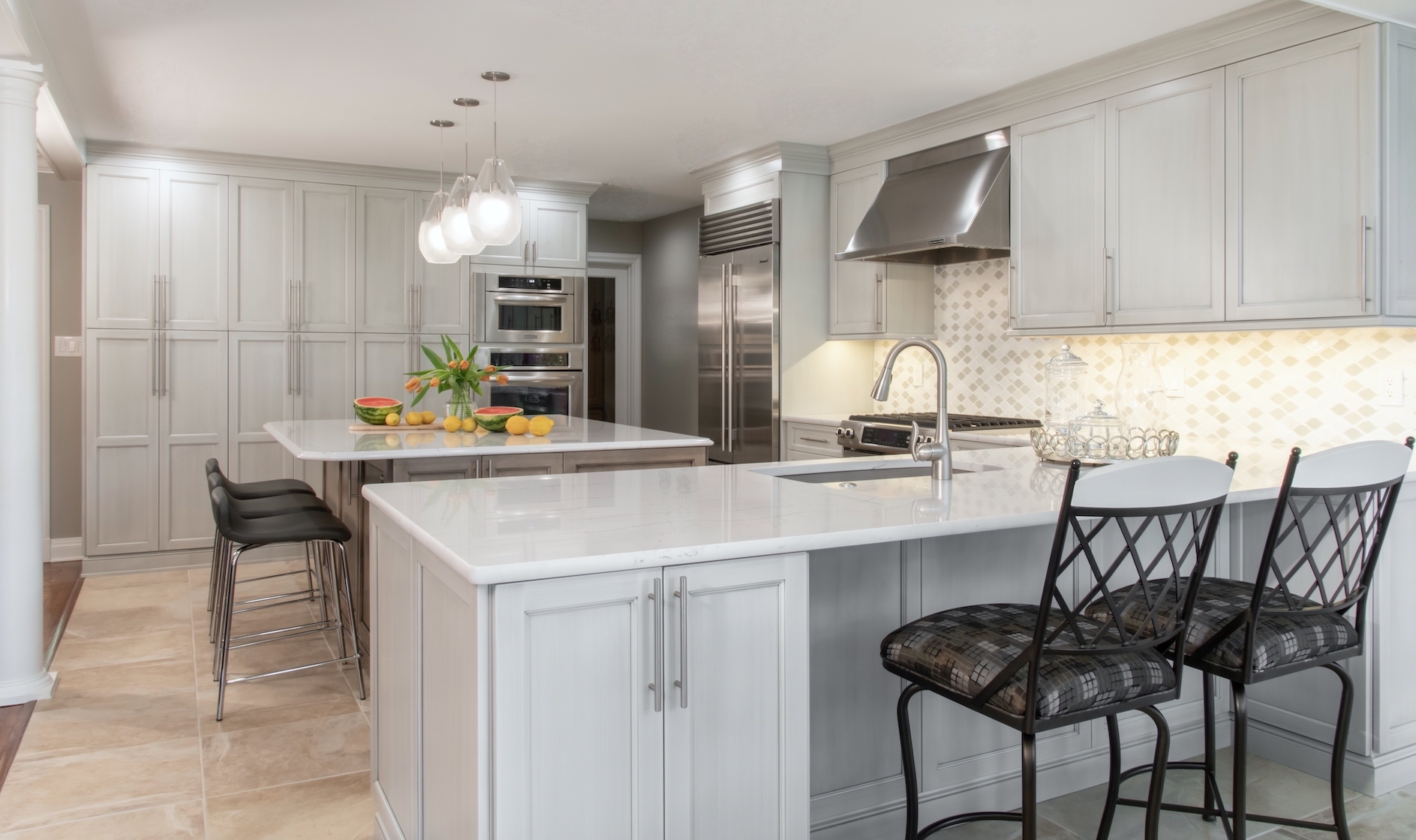 Warm Transitional Kitchen RSI Kitchen & Bath