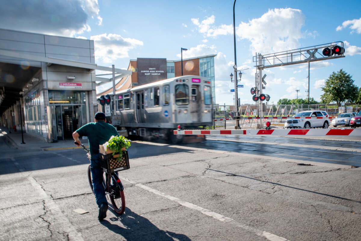 How to use transit to enjoy Hispanic Heritage Month in the Chicago region Regional