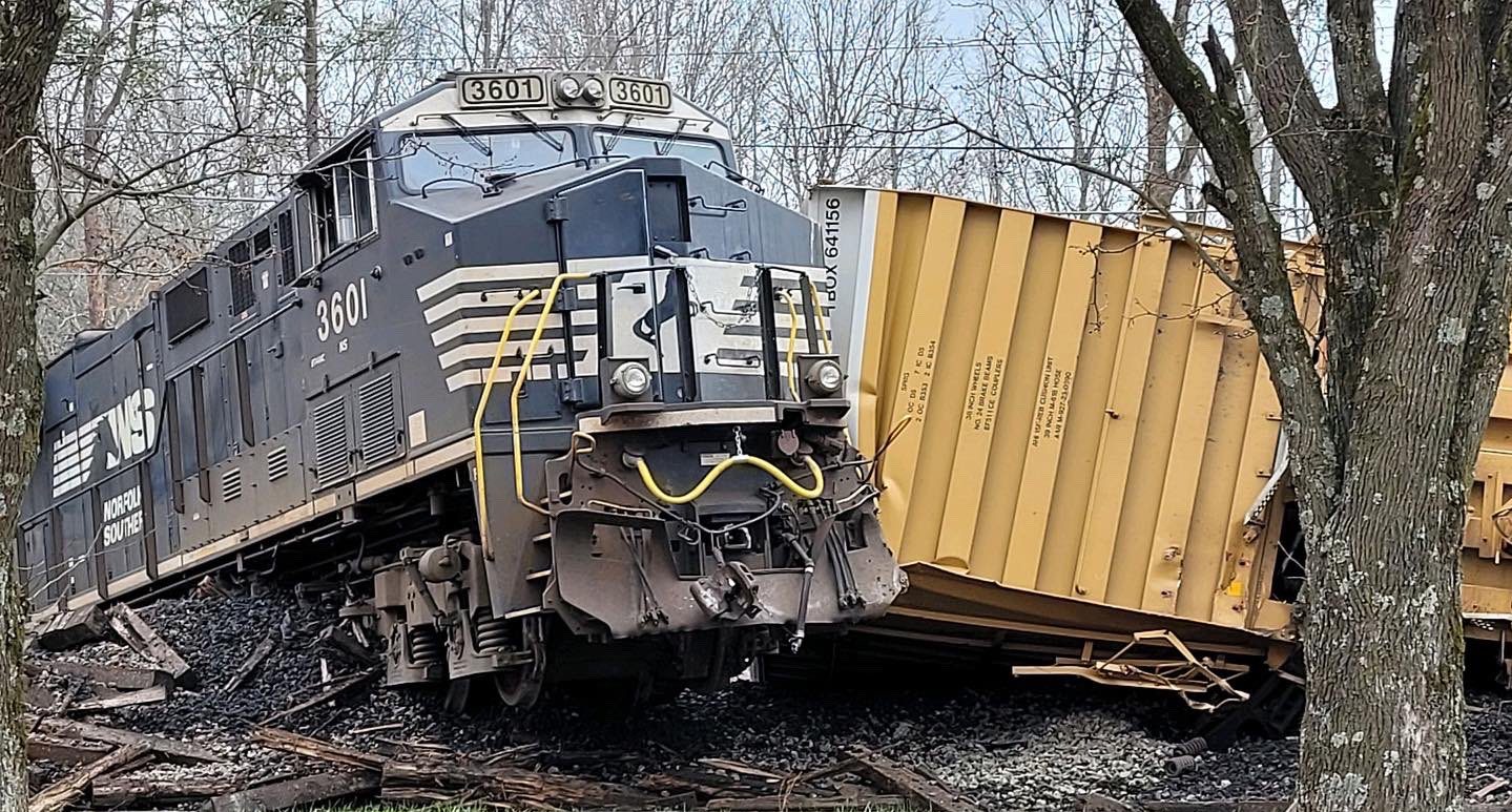 Authorities Report NS Train Derailment, Truck Collision UPDATED(03)
