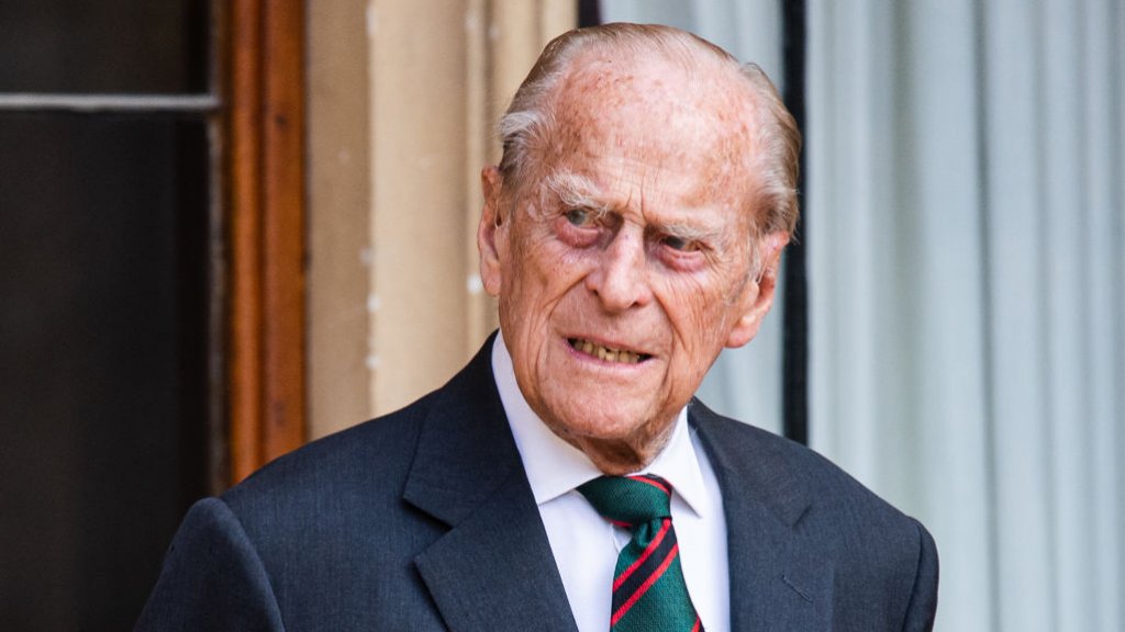 The turbulent early life of the man who married queen elizabeth ii. Prins Philip wil 100e verjaardag niet groots vieren | RTL Boulevard