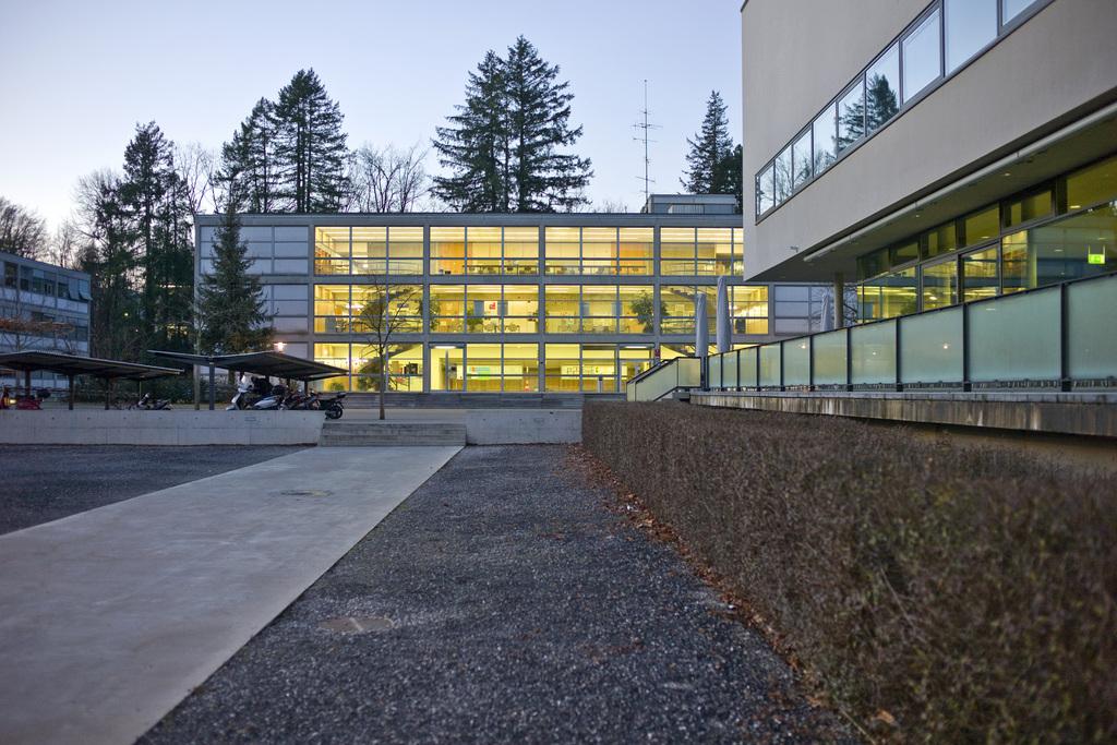 Hausse des inscriptions à l'Université de Fribourg rts.ch Fribourg