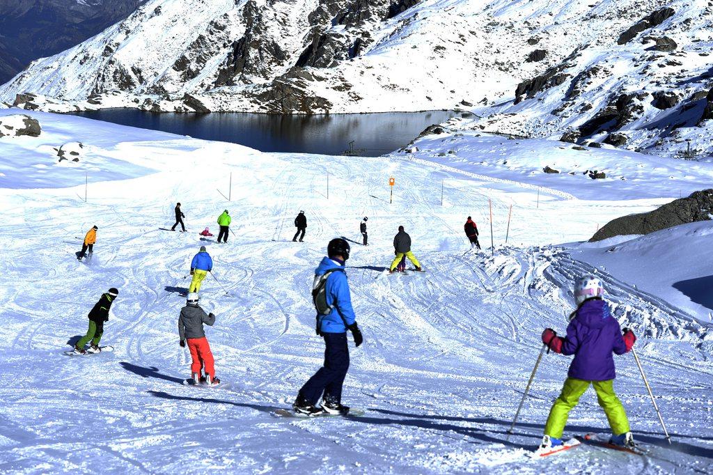 Les dix domaines skiables les plus chers en Europe se trouvent en Suisse rts.ch Economie