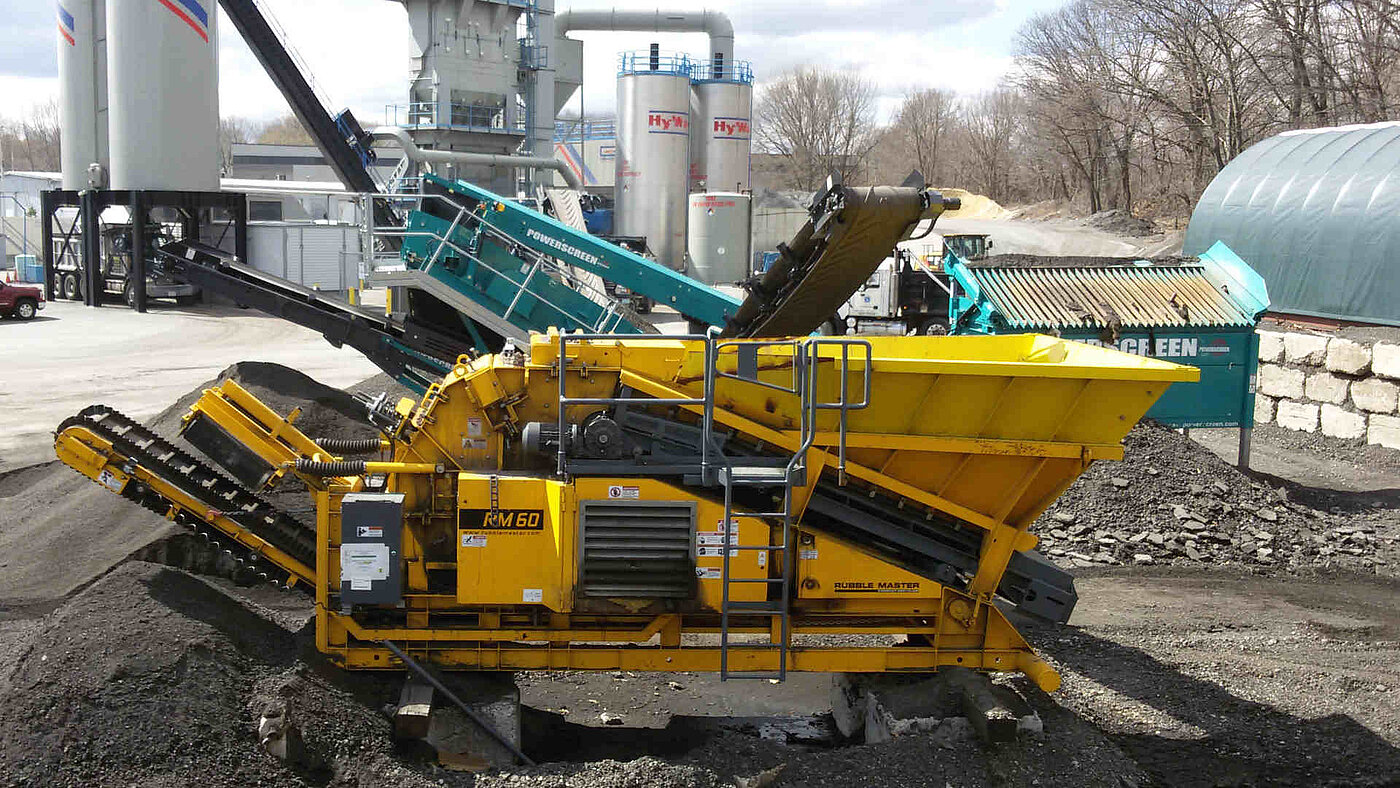 RAP Crusher Reclaimed Asphalt Pavement Millings RUBBLE MASTER