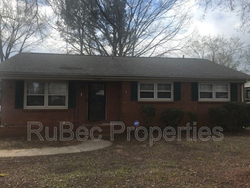 5330 Elderbank Dr Charlotte, NC 28216 RuBec