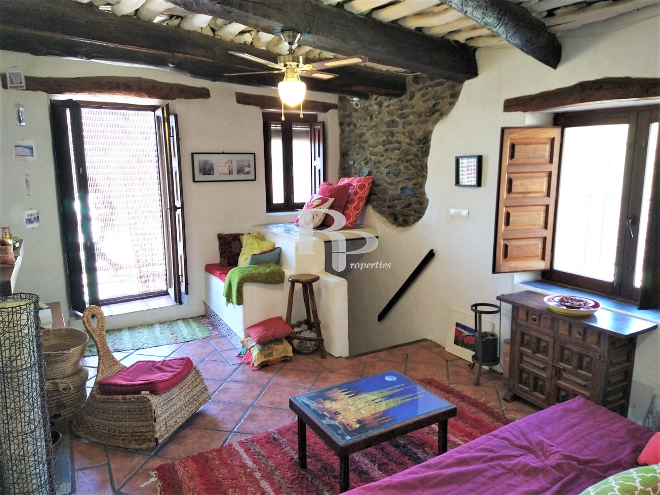 Traditional TownHouse, with character, For Sale in Pampaneira. Ref945 Rubí Properties Country