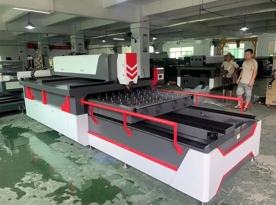 Hybrid laser cutting machine for metal and nonmetals