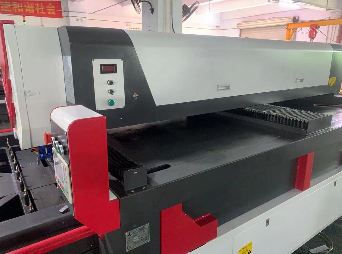 Hybrid laser cutting machine for metal and nonmetals