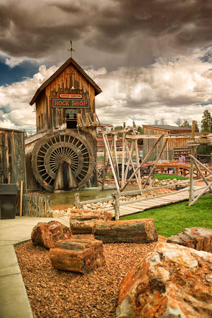 Old Bryce Town Shops Near Bryce Canyon National Park