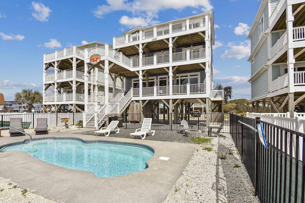 15 Incredible Oak Island Vacation Rentals with Private Pools Rudd's