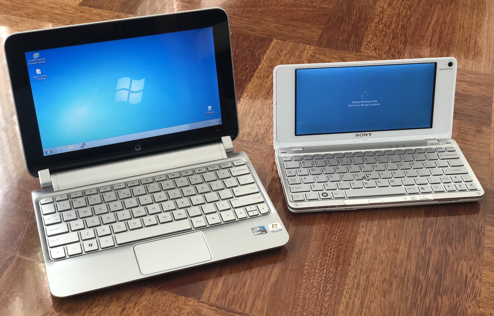 HewlettPackard HP 210 Mini vs Sony Viao P21 Rudi Niemeijer