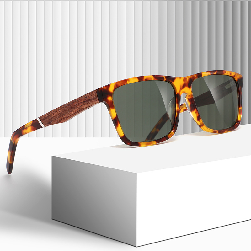 Classic vs Vintage A Glimpse into the History of Iconic Sunglasses