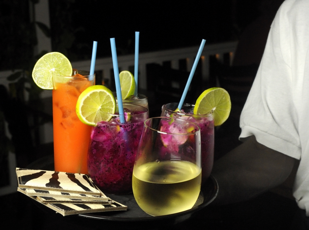 Rumfish y vino a gastrobar central american style placencia, belize