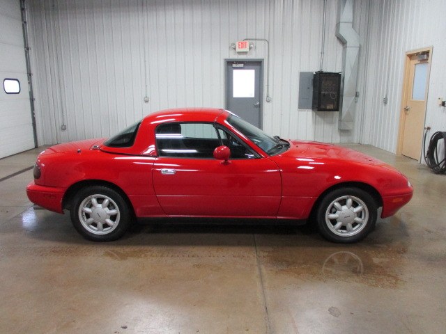 1992 Mazda Miata Convertible w/Hardtop 5 speed Dubuque & Platteville New and Used Trucks