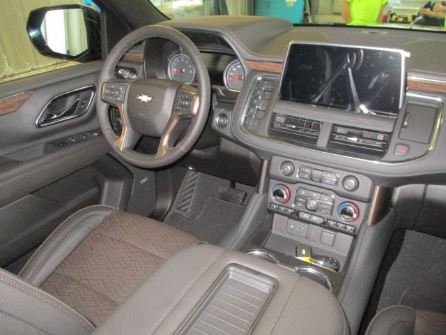 2021 Chevrolet Suburban 4WD High Country Dubuque & Platteville New