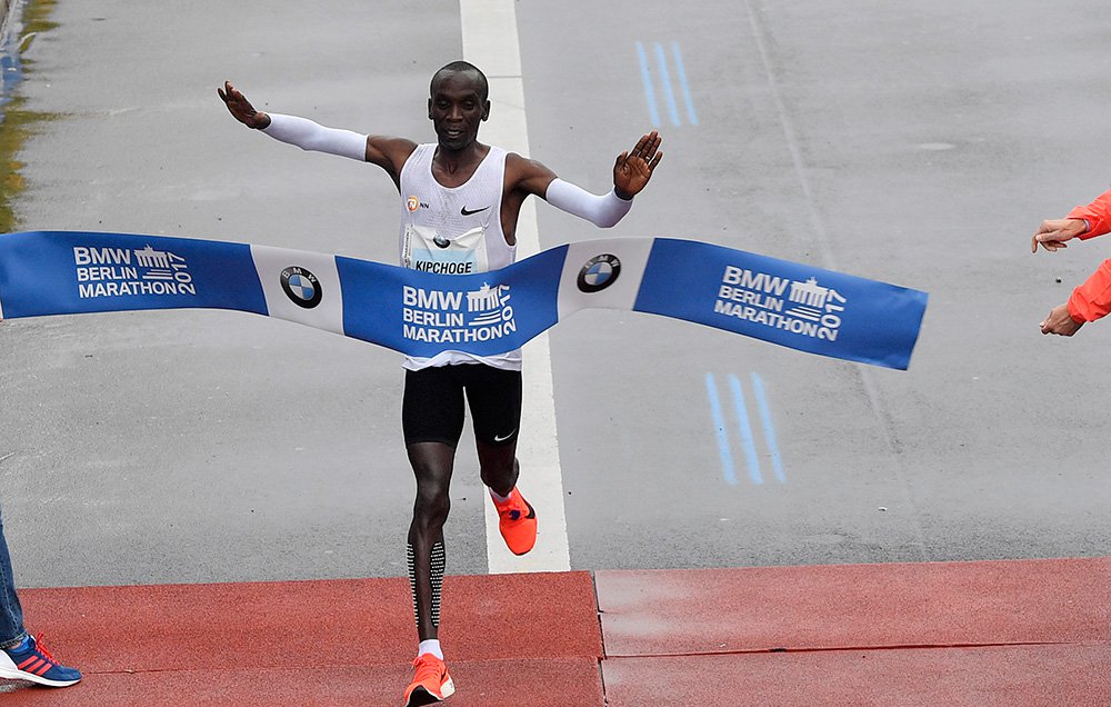 Kipchoge Takes the Win, But the World Record Stands After the 2017