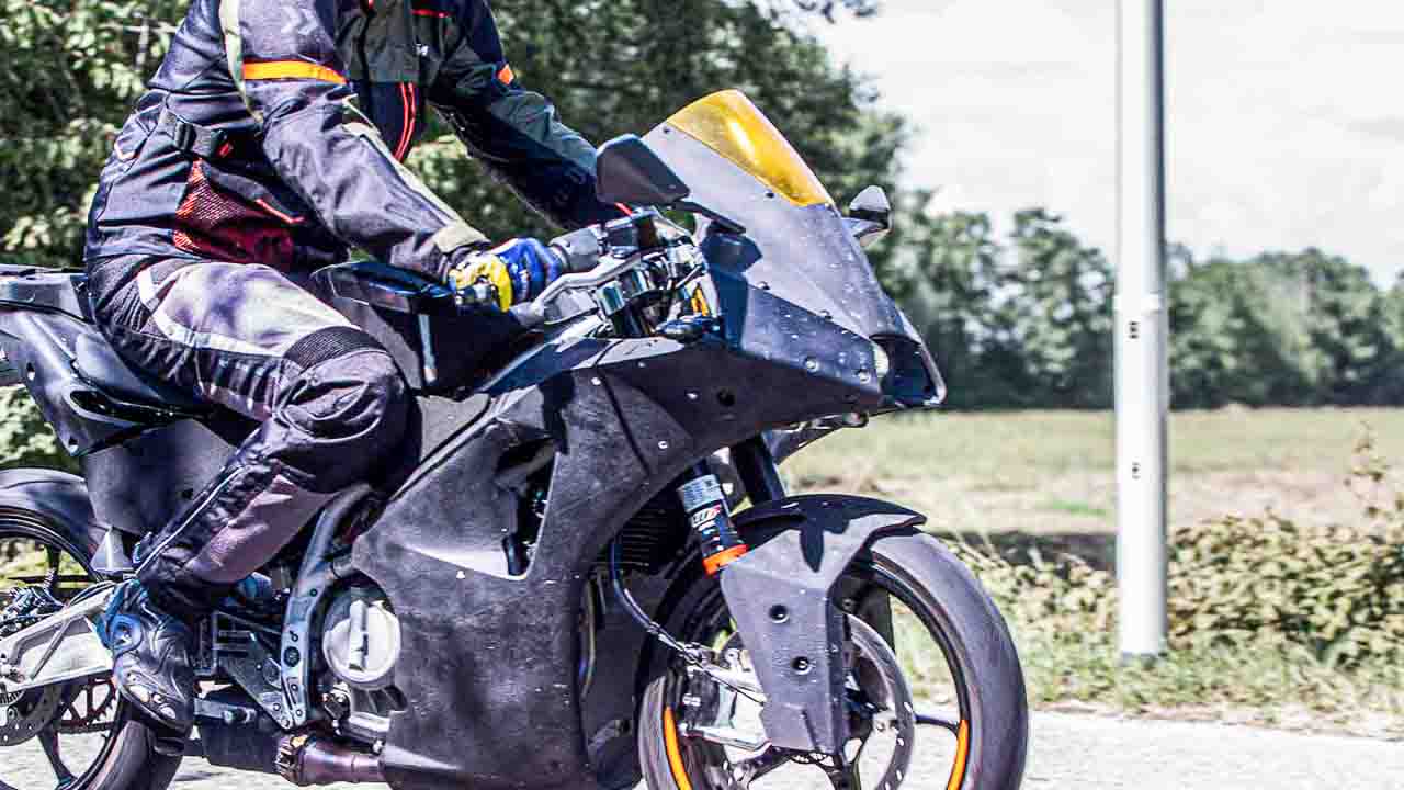 2024 KTM RC 390, RC 125 Spied Earlier Front Design Back?